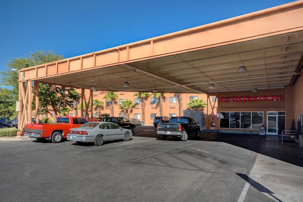 Lucky Club Casino & Hotel Las Vegas Exterior photo